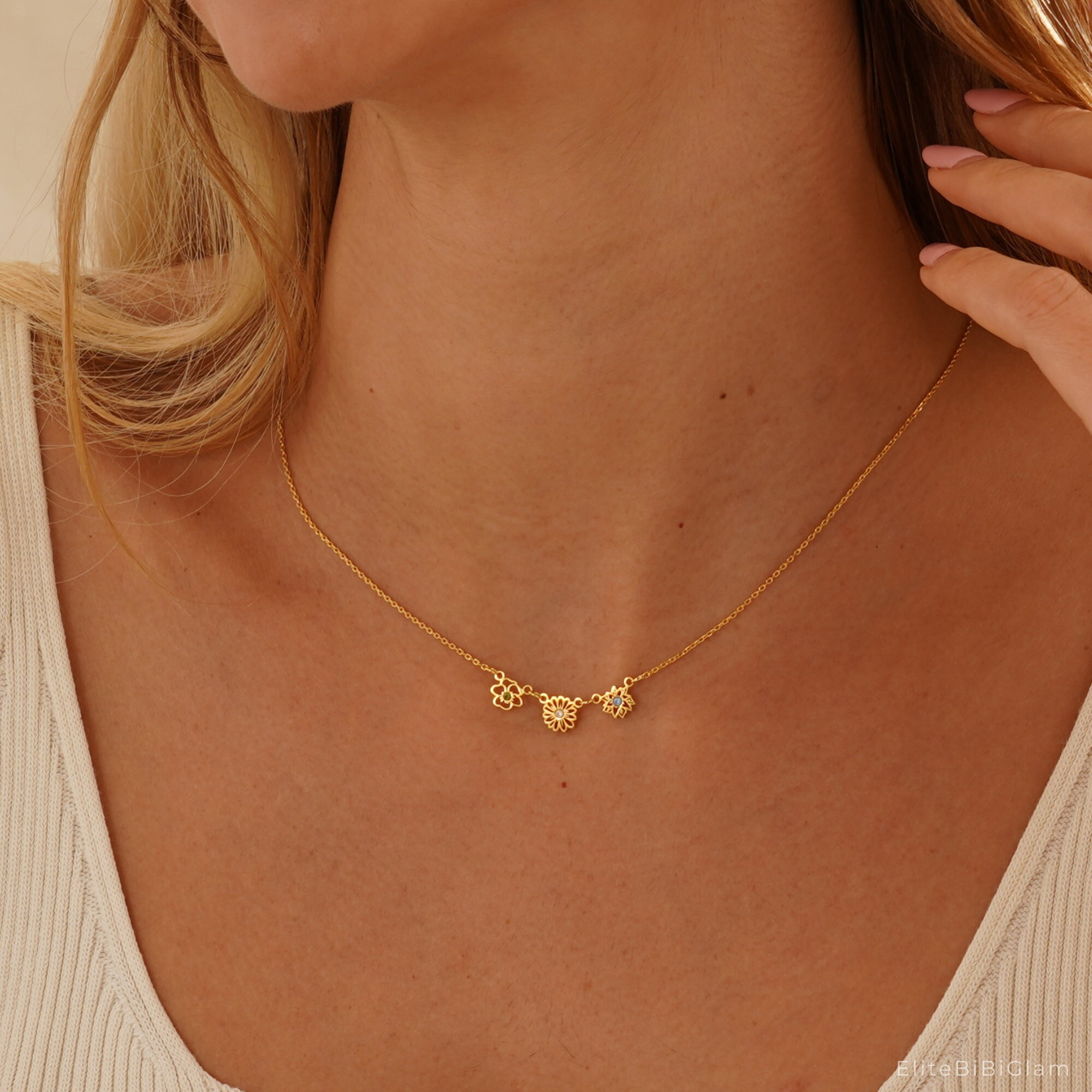 Personalisierte Geburtsblumen- Und Geburtssteinkette Mit Familienanhänger