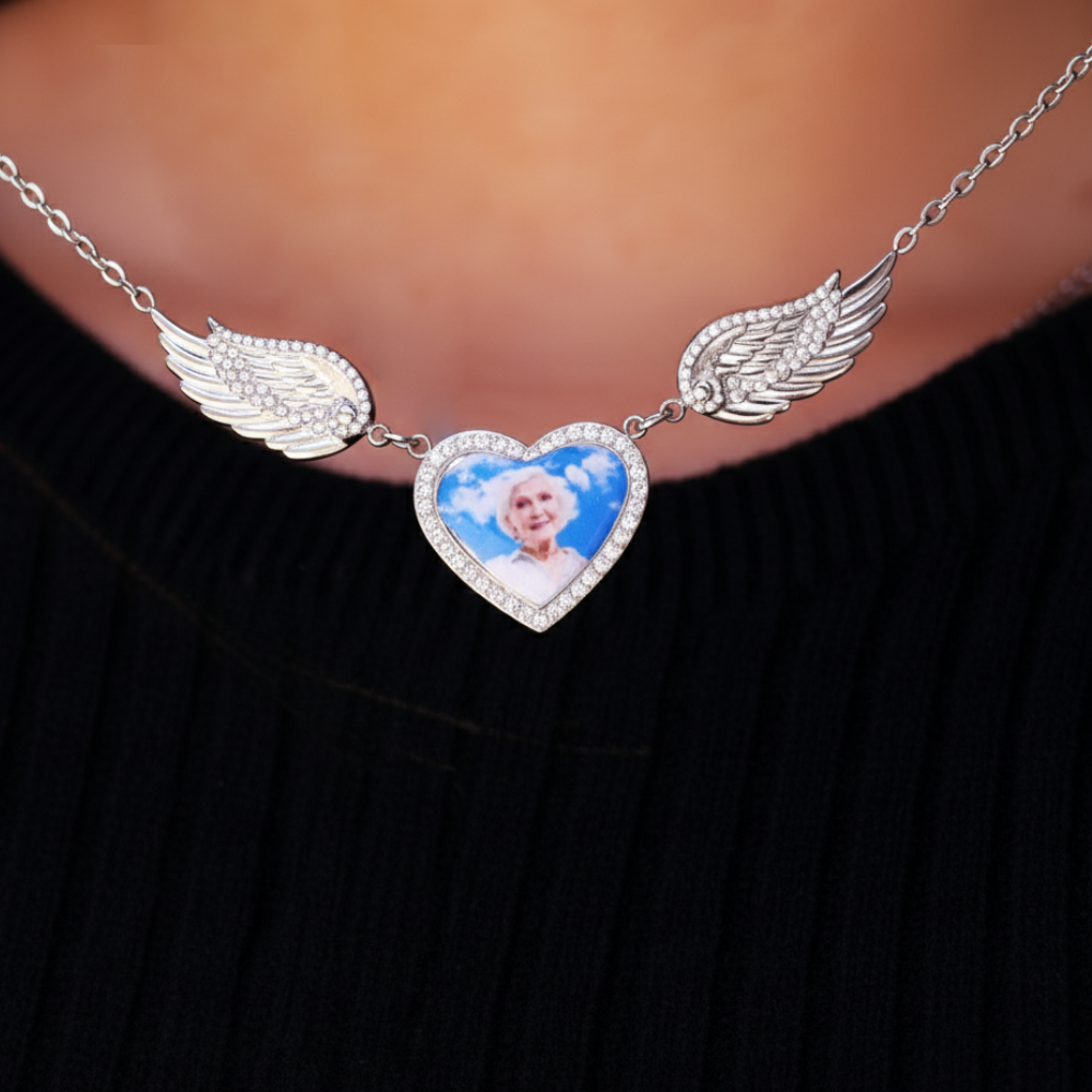 Personalisierte Foto-gedenk-engelsflügel-halskette In Liebevoller Erinnerung, Foto-anhänger Mit Flügeln, Personalisierte Ewige Liebes-halskette - namenecklacede