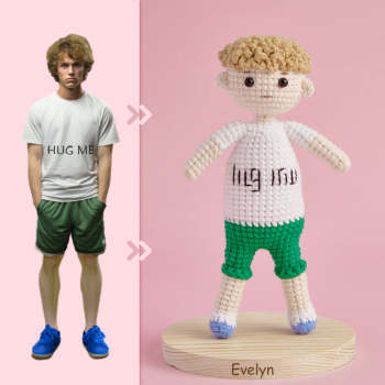 Ganzkörper Anpassbare 1-personen-häkelpuppe, Personalisierte Geschenke, Handgewebte Minipuppen – Hug Me Boy - ihrenamenskettede