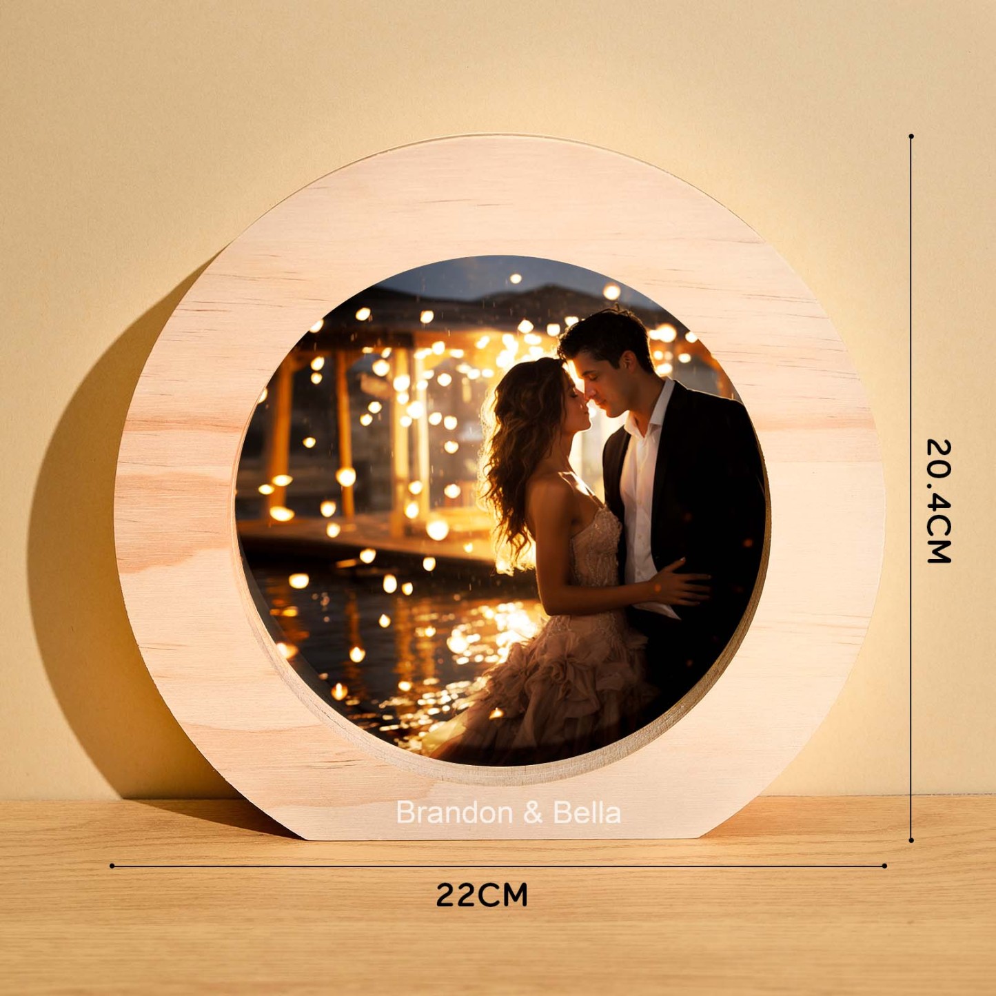 Runde Holztafel Mit Individuellem Foto - ihrenamenskettede