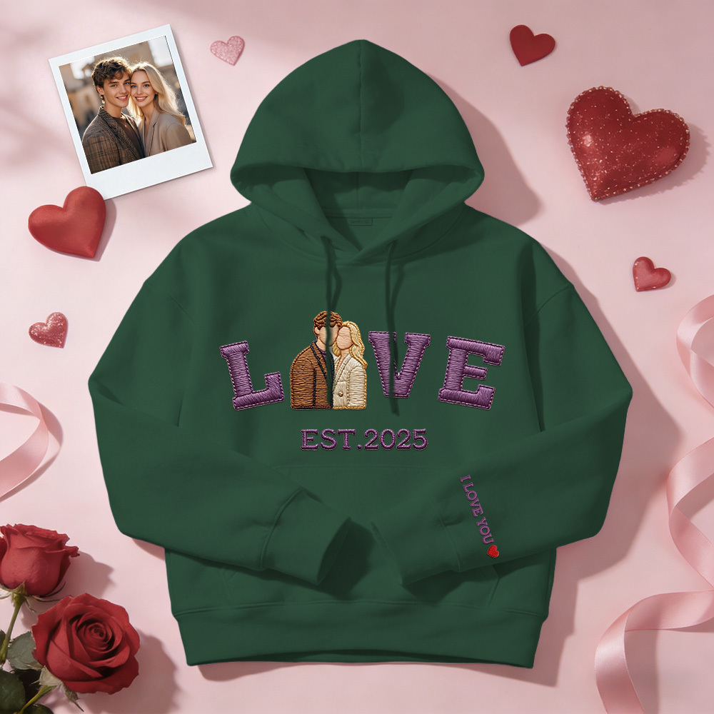 Personalisiertes Sweatshirt/hoodie Mit Besticktem Foto Eines Paares Mit Dem Aufdruck „love Est. Year" - namenecklacede