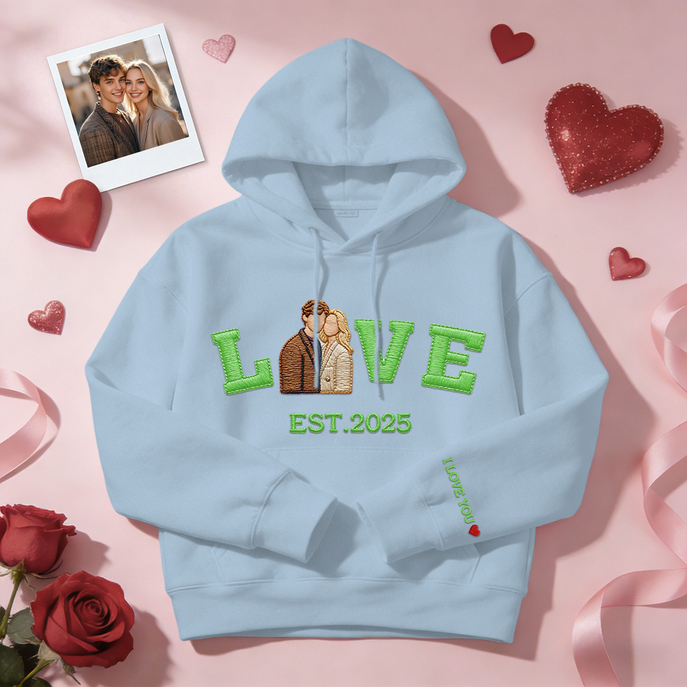Personalisiertes Sweatshirt/hoodie Mit Besticktem Foto Eines Paares Mit Dem Aufdruck „love Est. Year" - namenecklacede