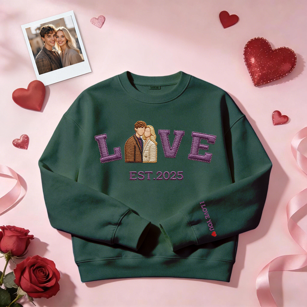 Personalisiertes Sweatshirt/hoodie Mit Besticktem Foto Eines Paares Mit Dem Aufdruck „love Est. Year" - namenecklacede