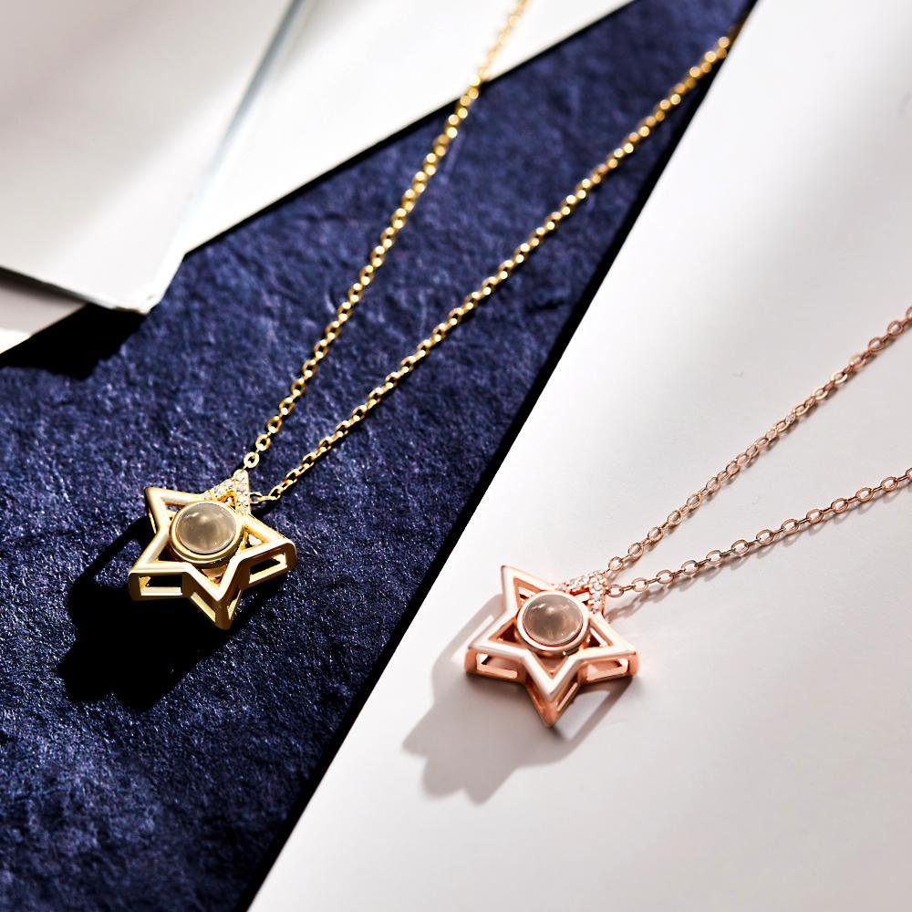 Personalisierte Fotoprojektionskette Sternenfotoanhänger Halskette Erinnerungsgeschenk - NameNecklace