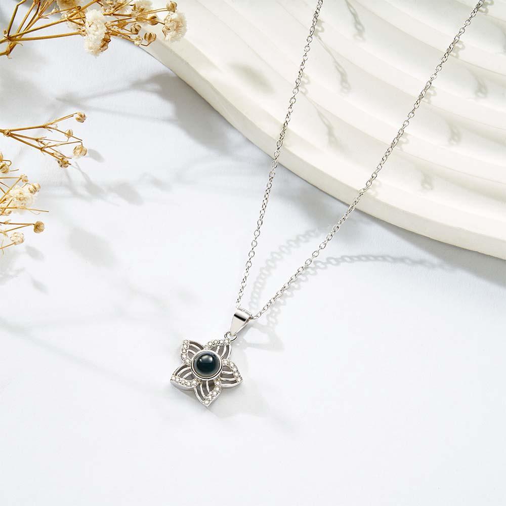 Personalisierte Projektions-Foto-Halskette, romantische Sakura, einzigartige Geschenke für Freundinnen - NameNecklace