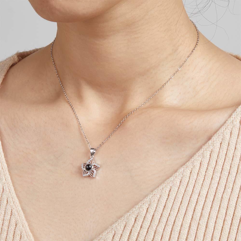 Personalisierte Projektions-Foto-Halskette, romantische Sakura, einzigartige Geschenke für Freundinnen - NameNecklace
