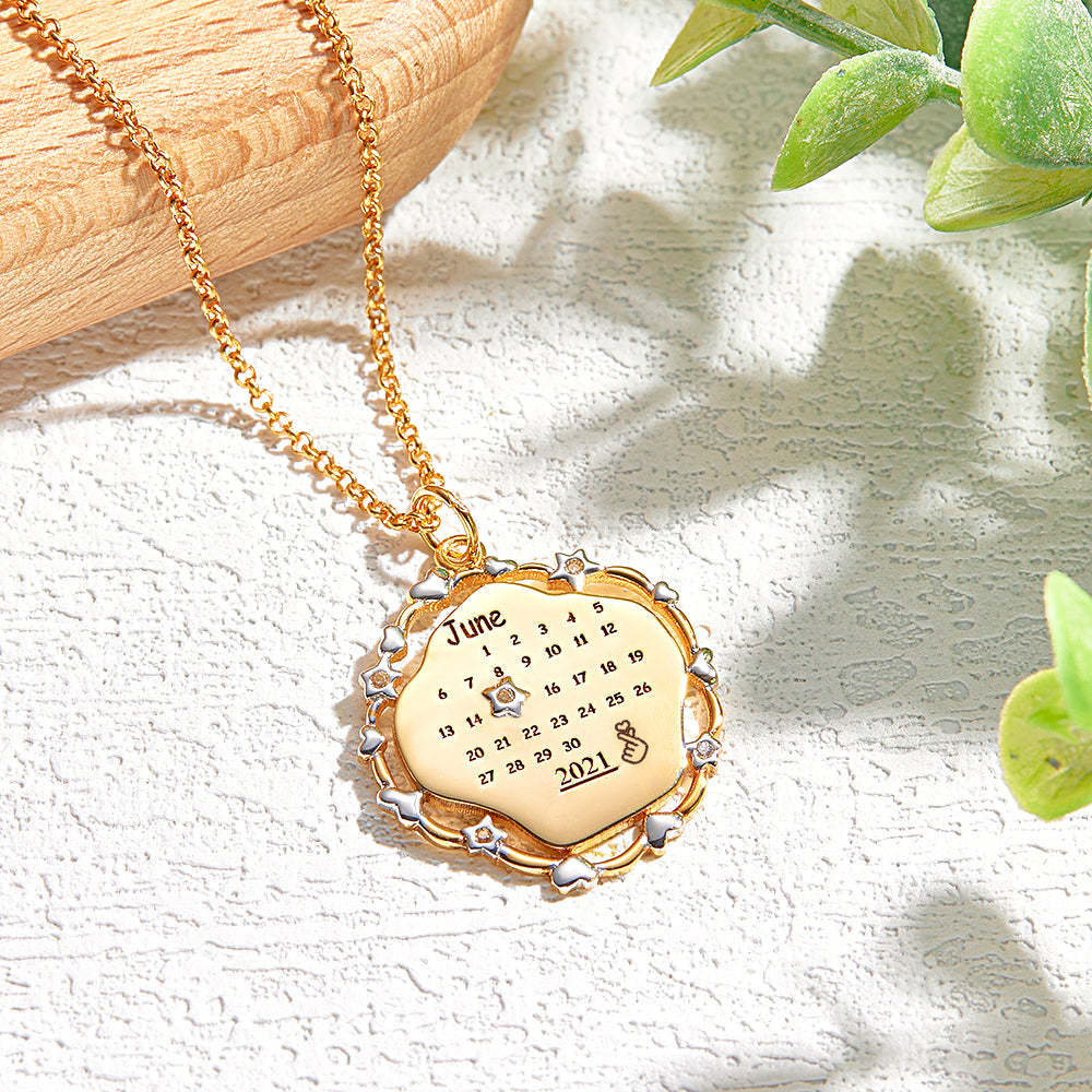 Personalisierte Kalender-halskette, Kreatives Gedenk-liebesgeschenk - ihrenamenskettede