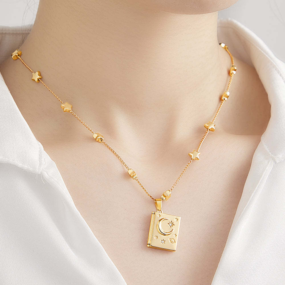 Personalisierte Foto-medaillon-halskette, Modischer Stern-mond-element-anhänger, Liebesgeschenk - ihrenamenskettede