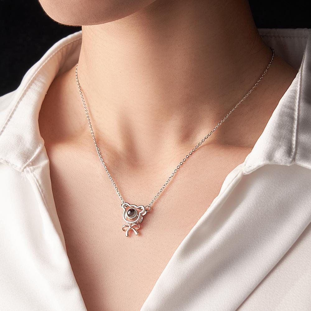 Individuelle Projektionskette Schleifenbär Niedliches Geschenk für Mädchen - NameNecklace
