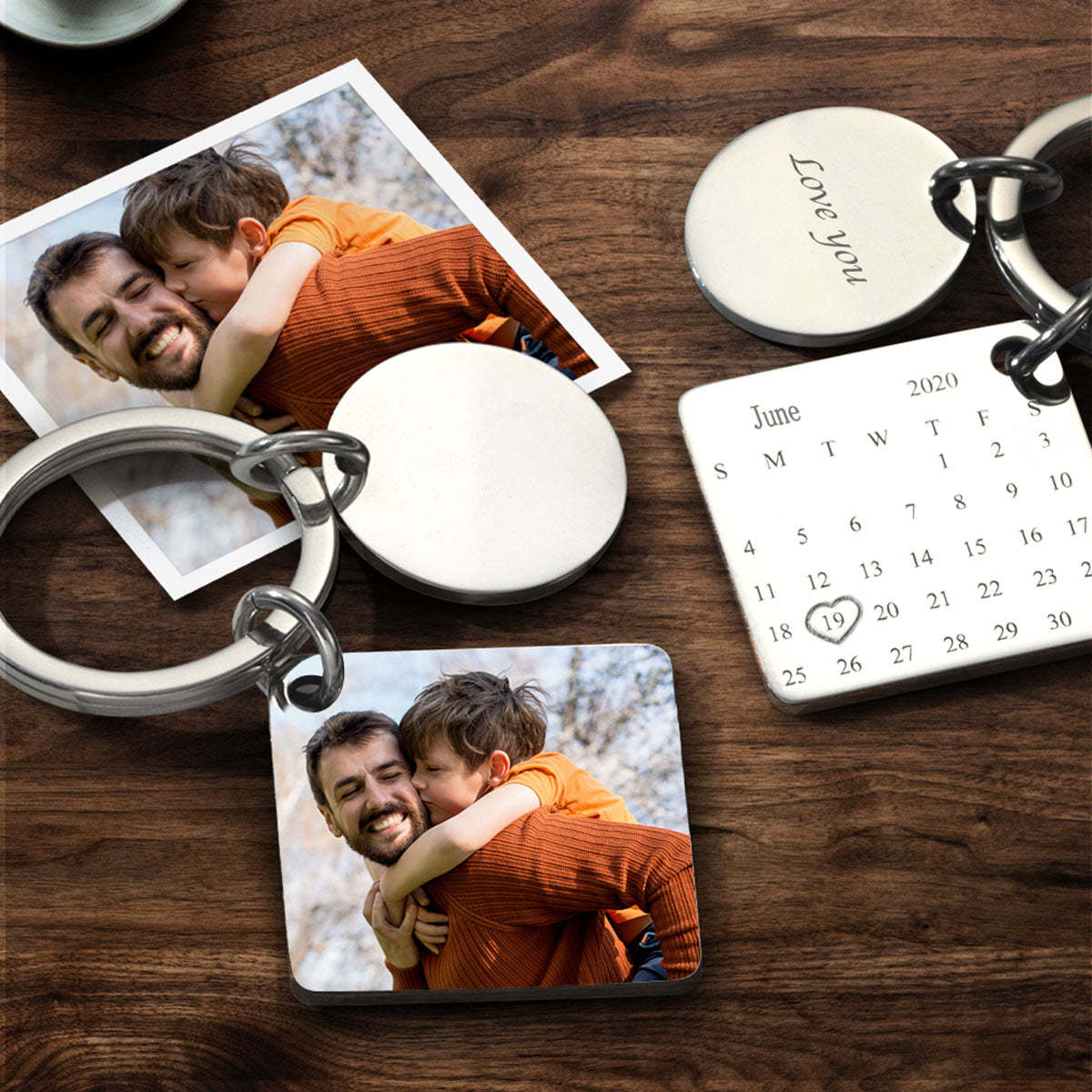 Personalisierter Kalender-Schlüsselanhänger mit Fotogravur
