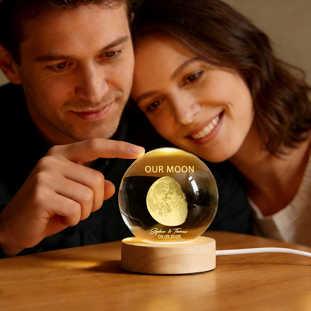 Personalisierte Kristallkugel-led-nachtlampe „unser Mond – Besonderer Tag" – Individuelle Mondphasen-nachtlampe Für Paare – Romantisches Geschenk Zum Jahrestag – Valentinstagsgeschenk - namenecklacede