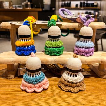Kreativer Handgemachter Gehäkelter Badminton-Schlüsselanhänger, Gestrickter Federball-Schlüsselanhänger Aus Wolle Mit Paracord-Handgelenksband Für Badminton-Enthusiasten - namenecklacede