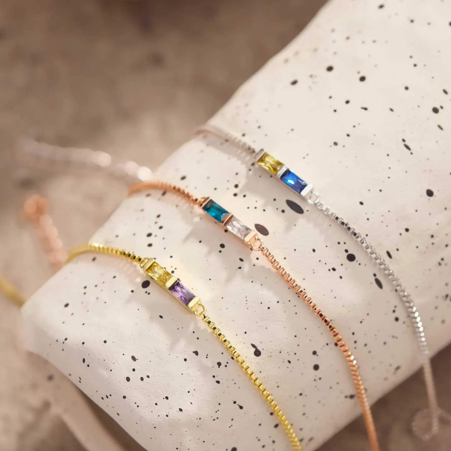 Personalisiertes Geburtssteinarmband Im Baguette-stil, Zierliches Familien-geburtssteinarmband, Modernes Geburtssteinarmband, Weihnachtsgeschenk Für Sie - namenecklacede