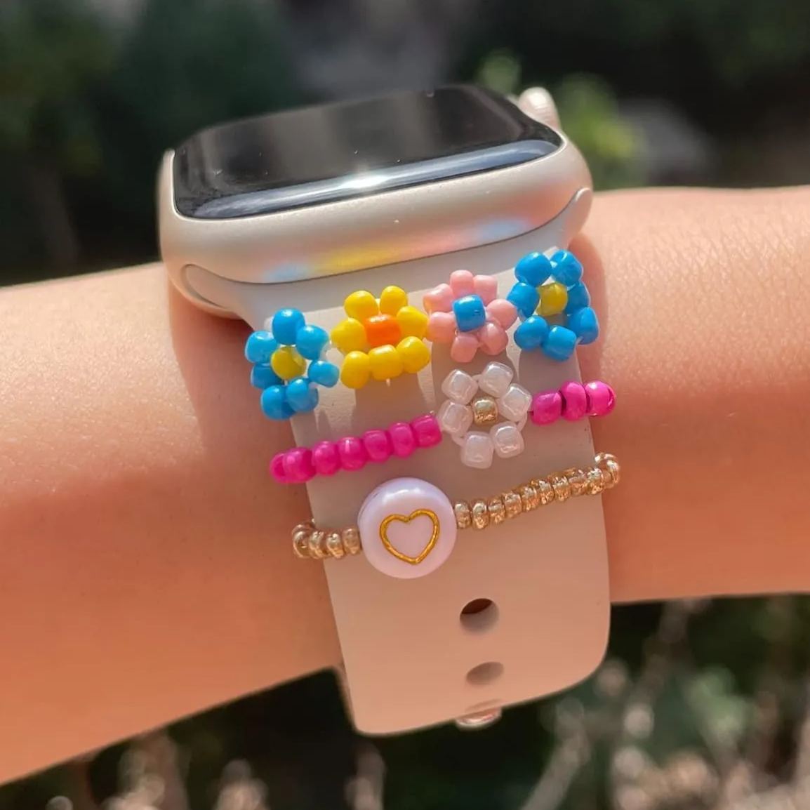 Perlen-uhrenarmband-anhänger, Kompatibel Mit Uhren 38/40/41/42/44/45/49 Mm, Süße Perlen, Dekorative Ringe, Schlaufen, Uhrenzubehör Für Die Iwatch-serie 8/7/6/5/4/3/2/1 (armband Nicht Im Lieferumfang Enthalten) - namenecklacede