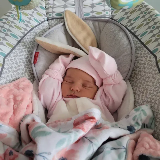 Personalisiertes Hasen-outfit Für Baby, Individueller Name, Baby-häschen-strampler, Personalisiertes Handbesticktes Oster-outfit, Baby-geschenk - namenecklacede