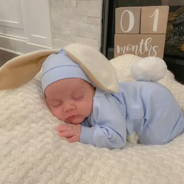 Personalisiertes Hasen-outfit Für Baby, Individueller Name, Baby-häschen-strampler, Personalisiertes Handbesticktes Oster-outfit, Baby-geschenk - namenecklacede