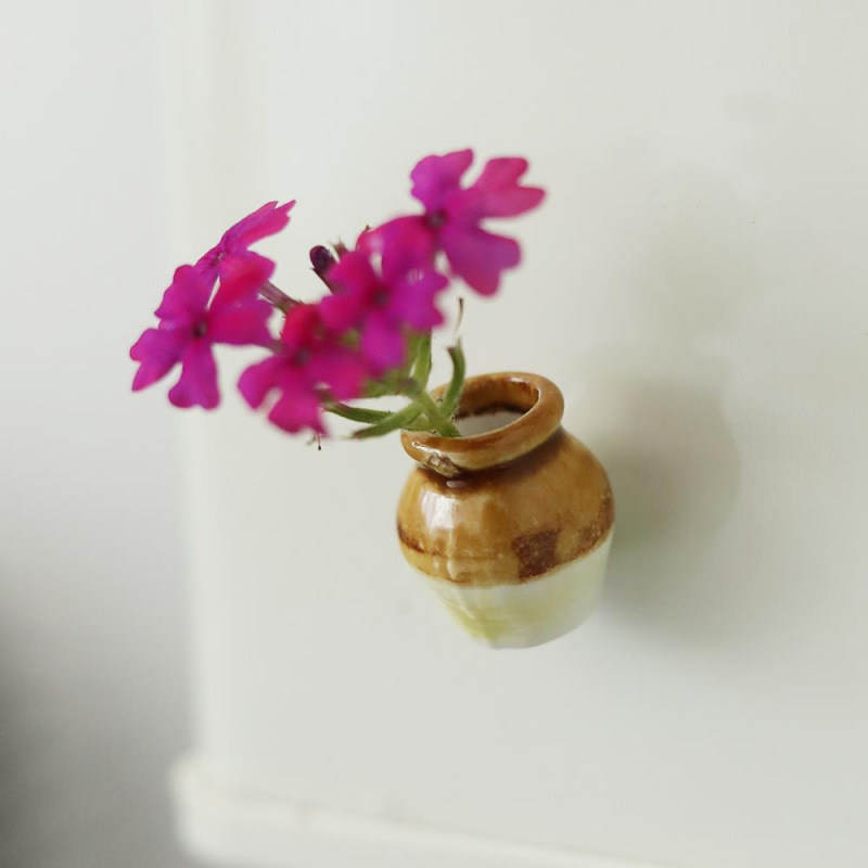 Mother's Day Gift Magnetic Ceramic Fridge Magnet Jingdezhen Ceramic Vase Fridge Magnet Mini Ceramic Flower Vase Fridge Magnet