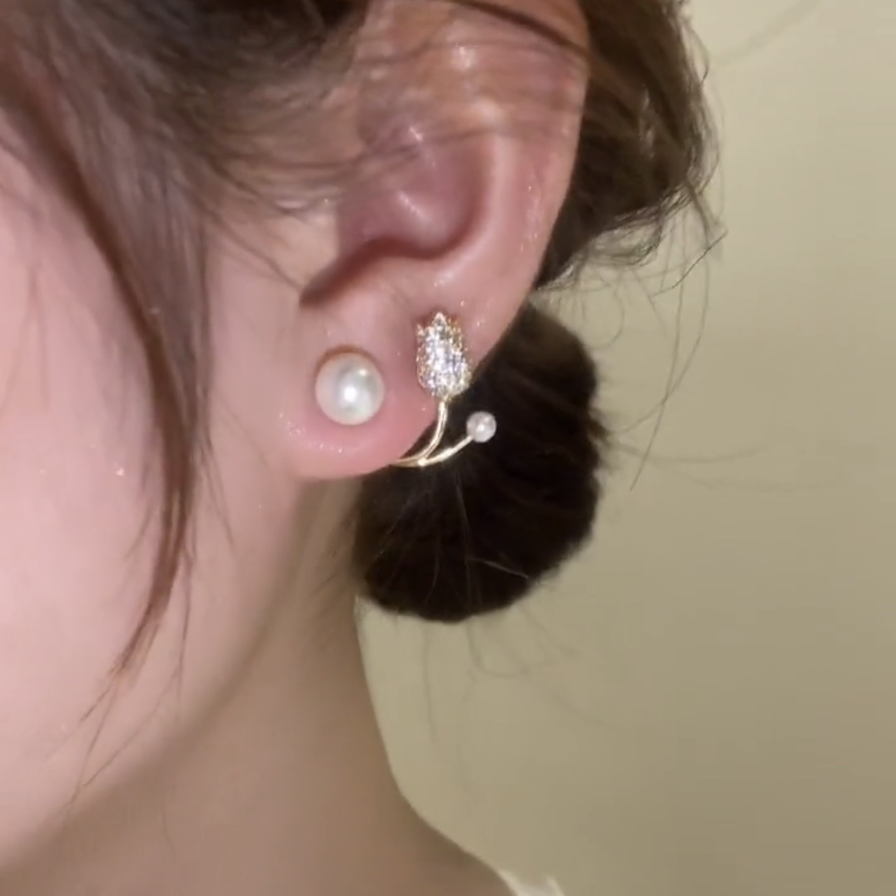 Elegant Tulip Ear Jacket Earrings, Floral Pearl & Rhinestone Studs, Two-Way Flower Ear Cuffs