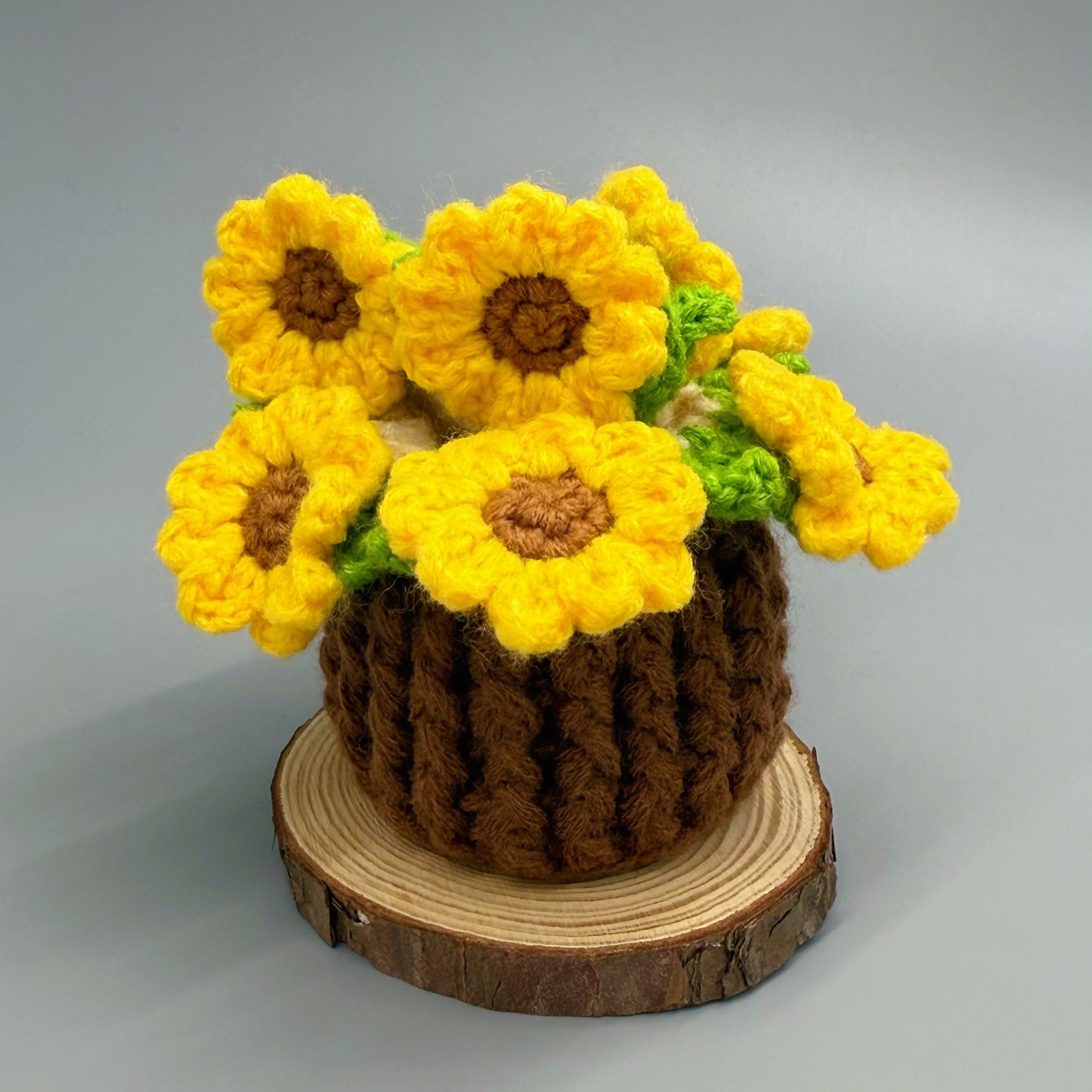 Handmade Crochet Sunflower Coaster Set 2-in-1 Crochet Sunflower Coaster and Bouquet Decorative Gift Practical and Fun Sunflower Coaster Set Multi-Use Home Accessory
