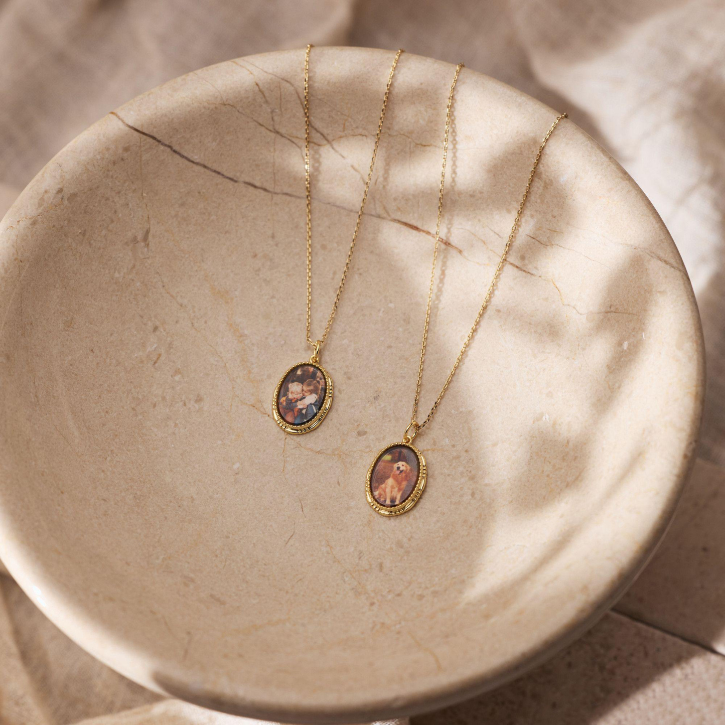 Vintage Style Custom Photo Necklace Classic Personalized Picture Frame Necklace Valentine's Day Gift for Her