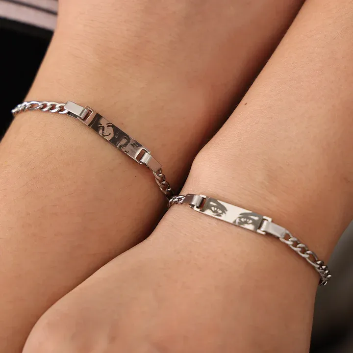 Personalized Eye Contact Photo Bracelet & Capture the Moment of Connection with Custom Memory Jewelry