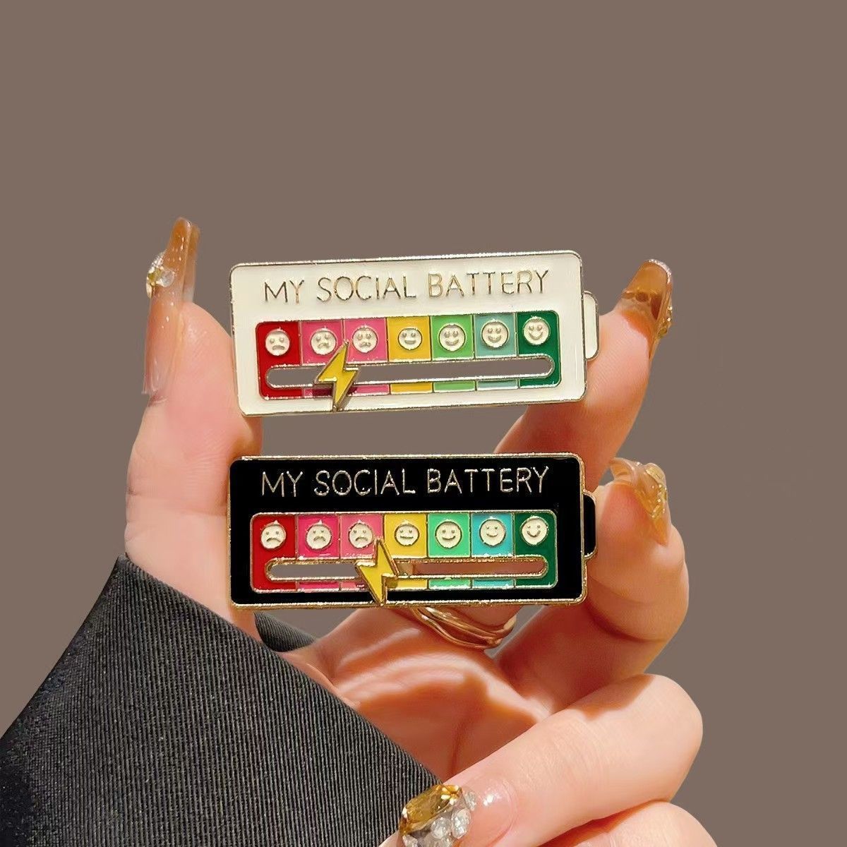 Funny Social Battery Pin Social Battery Sliding Mood Enamel Pin Interactive Mood Tracker Slider Pin Creative Social Accessory