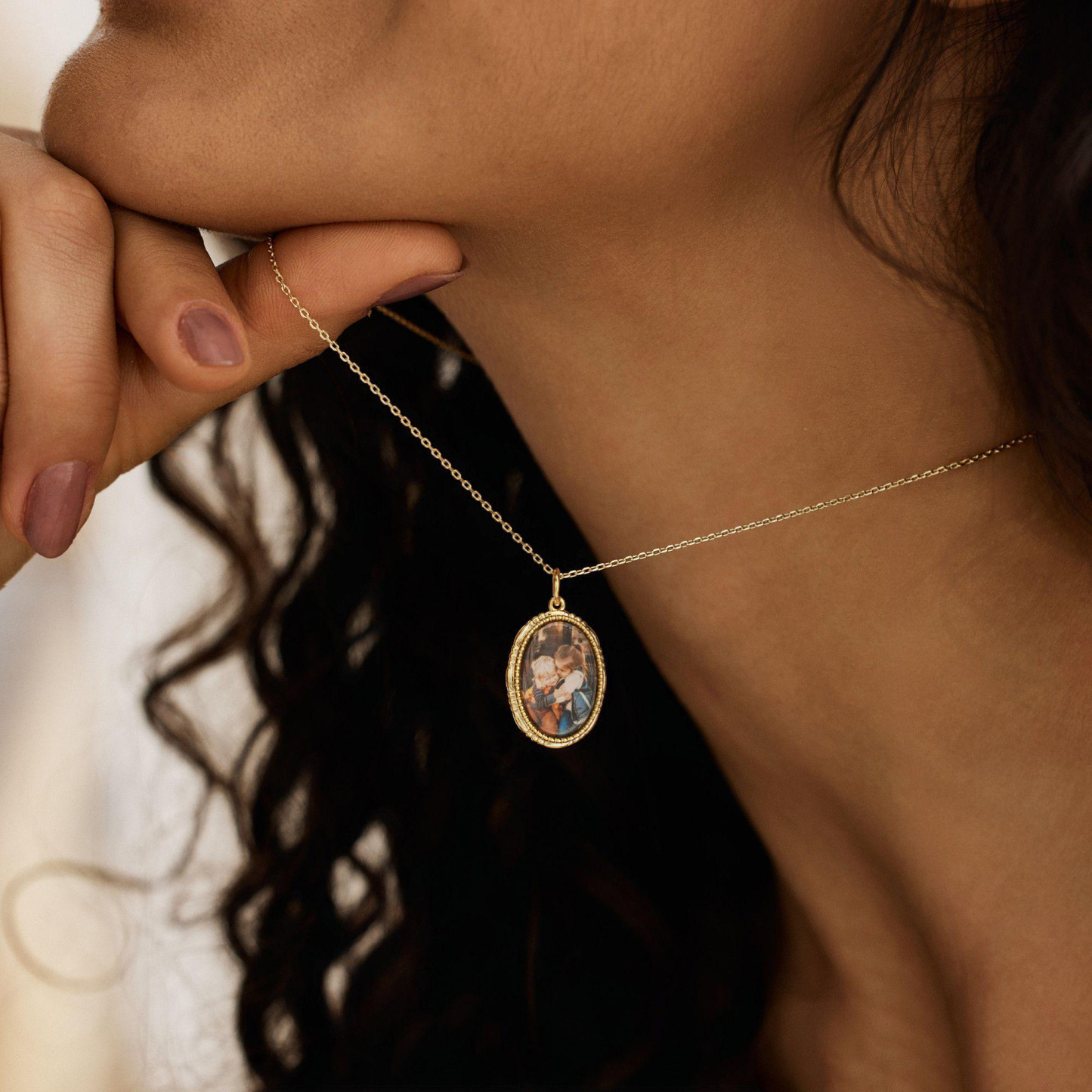 Vintage Style Custom Photo Necklace Classic Personalized Picture Frame Necklace Valentine's Day Gift for Her