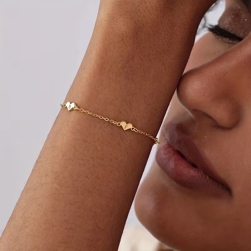 Custom Personalized Initials Heart-Shaped Bracelet Plated Custom English Name & Initials Minimalist Friendship Jewelry for Women, Mother'S Day & Christmas Gift