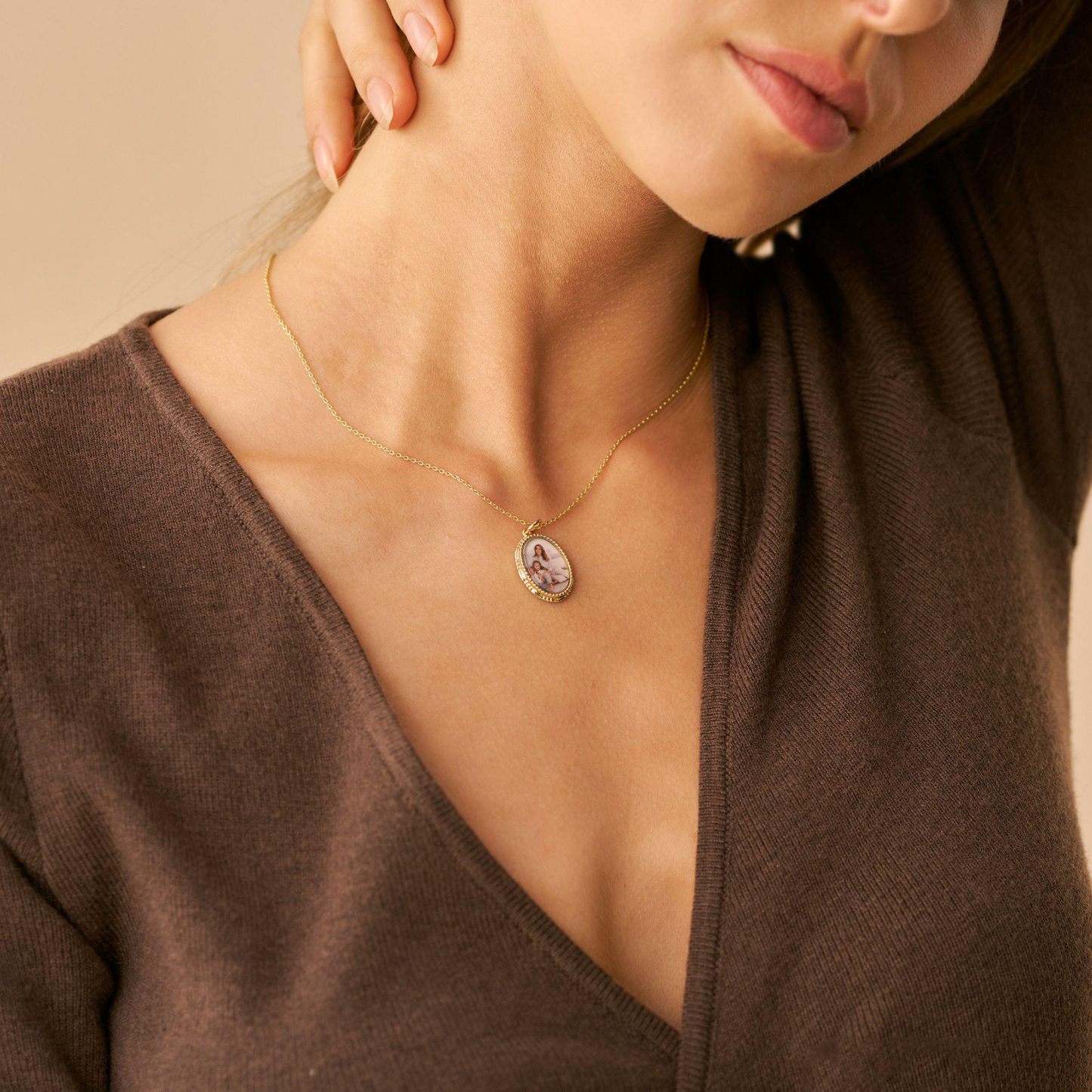 Vintage Style Custom Photo Necklace Classic Personalized Picture Frame Necklace Valentine's Day Gift for Her