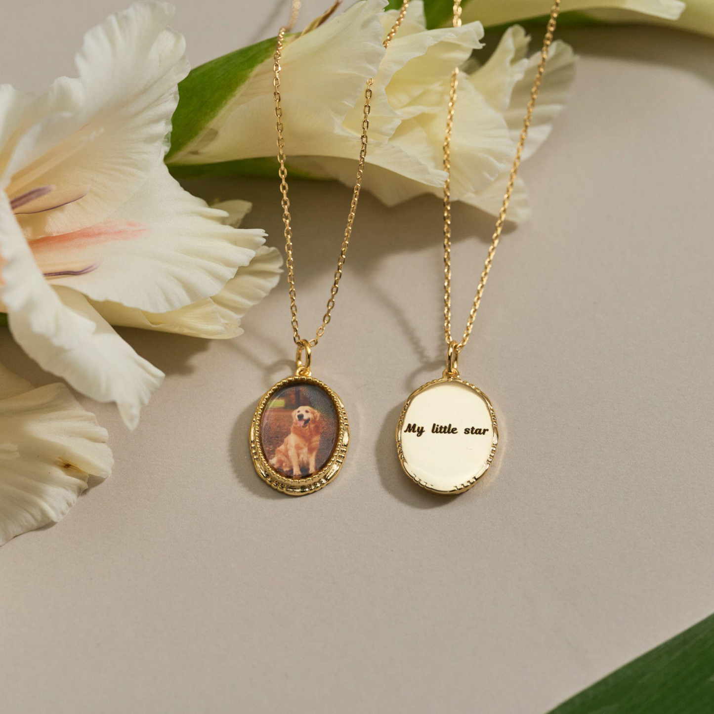 Vintage Style Custom Photo Necklace Classic Personalized Picture Frame Necklace Valentine's Day Gift for Her