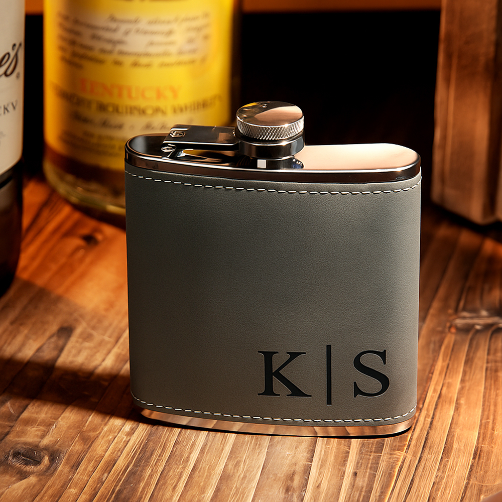 Personalized Leather Flask for Men, Groomsmen Gifts, Best Man Gifts, Leather Hip Flask, Custom Engraved Flask for Groomsmen, Wedding Flask