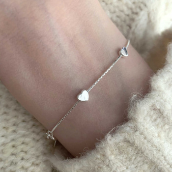 Heart-Shaped Bracelet – Sweet Love Jewelry Gift for Girlfriend on Valentine’s Day