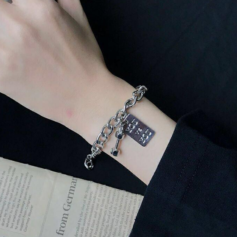 Vintage Dumbbell Charm Bracelet – Sporty, Stylish & Unisex Fitness-Inspired Everyday Style
