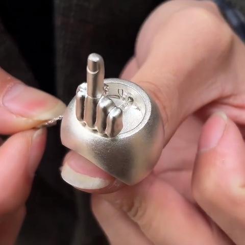 Spoof Creative Fun Finger Ring 2024 New Silver Design Vintage Personalized Niche Unwrap Ring