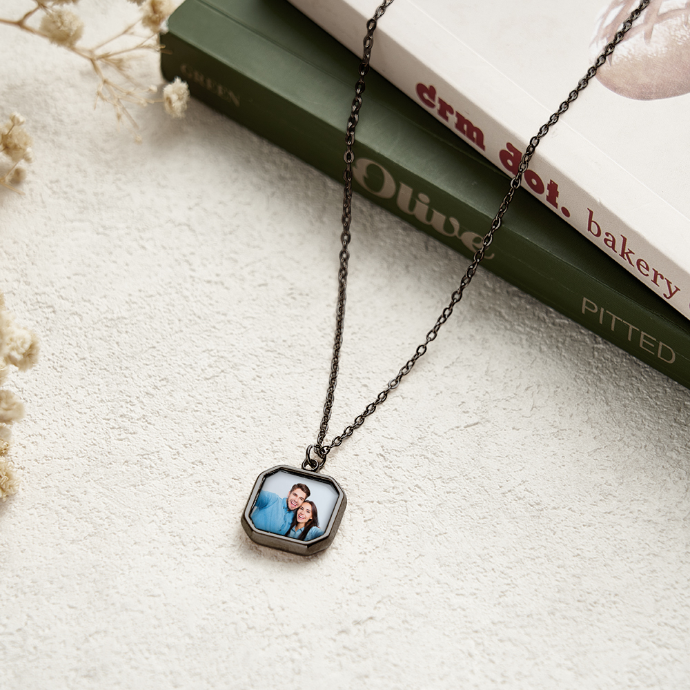 Fun Gifts Custom Photo Hidden Heart Magic Necklace Personalized Cold Concealed Photo Necklace Heat Reveal Picture Necklace Suprise Gifts