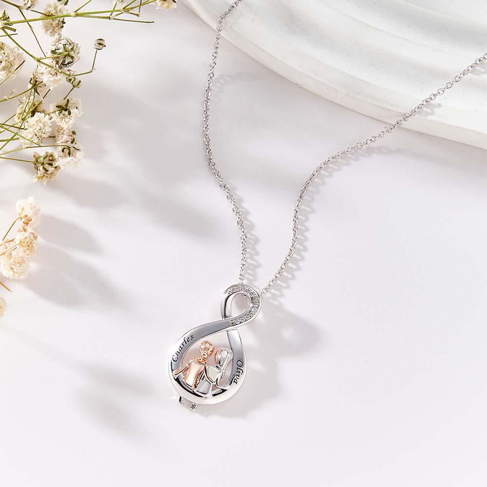 Elegant Engraved Zircon Necklace Sister Sitting Together Pendant Mother's Day Gift - NameNecklace