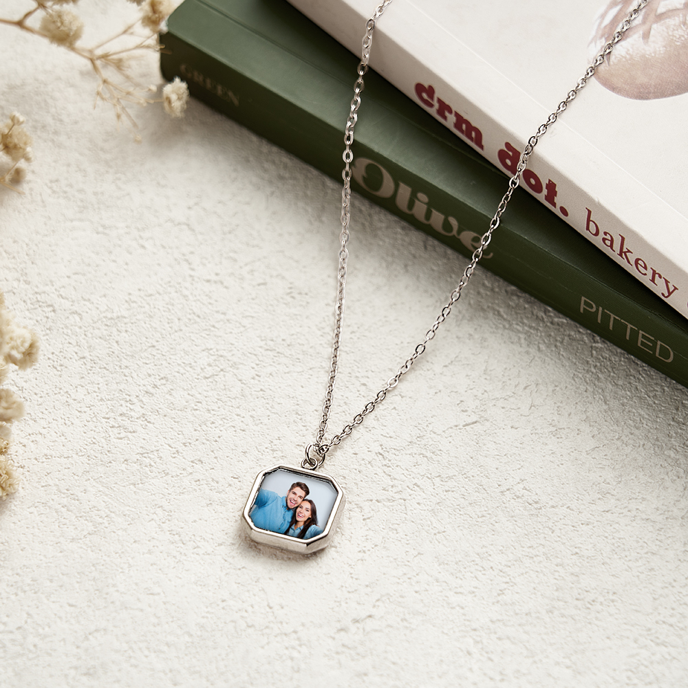 Fun Gifts Custom Photo Hidden Heart Magic Necklace Personalized Cold Concealed Photo Necklace Heat Reveal Picture Necklace Suprise Gifts