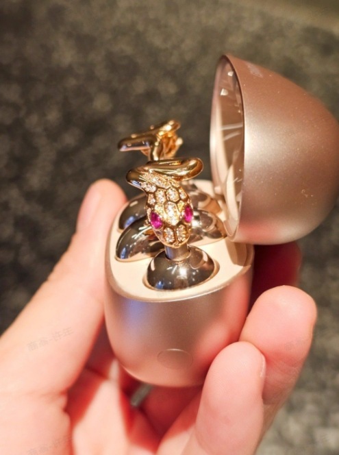 Dazzling Earbud Jewelry Charms for Clip-On Headphones Sparkling Crystal & Gemstone Earbud Accessories Luxurious Detachable Earphone Accessories (25+ Styles)