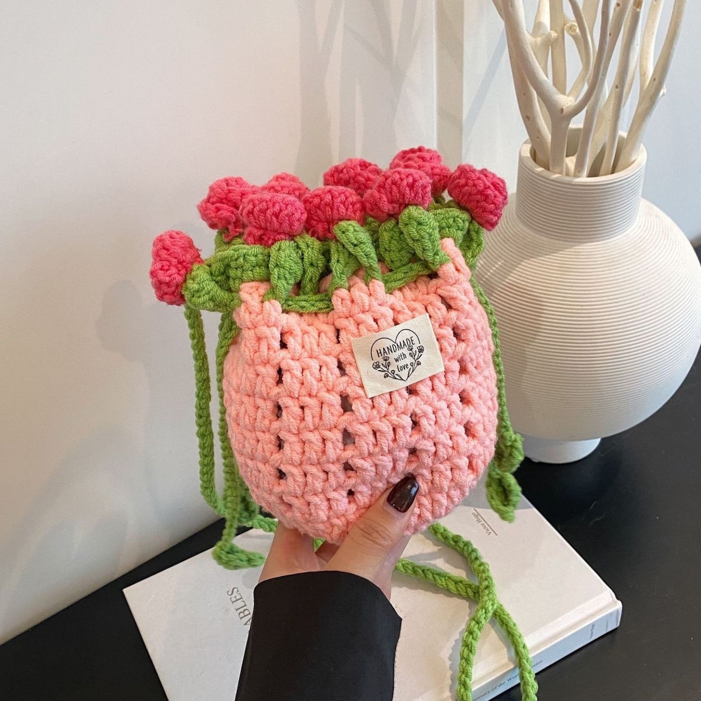 Hand-Knitted Rose Design Mini Bucket Bag Crocheted Flower Drawstring Bag Cute Crocheted Rose Bucket Bag