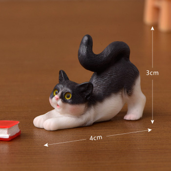Cat C - namenecklace