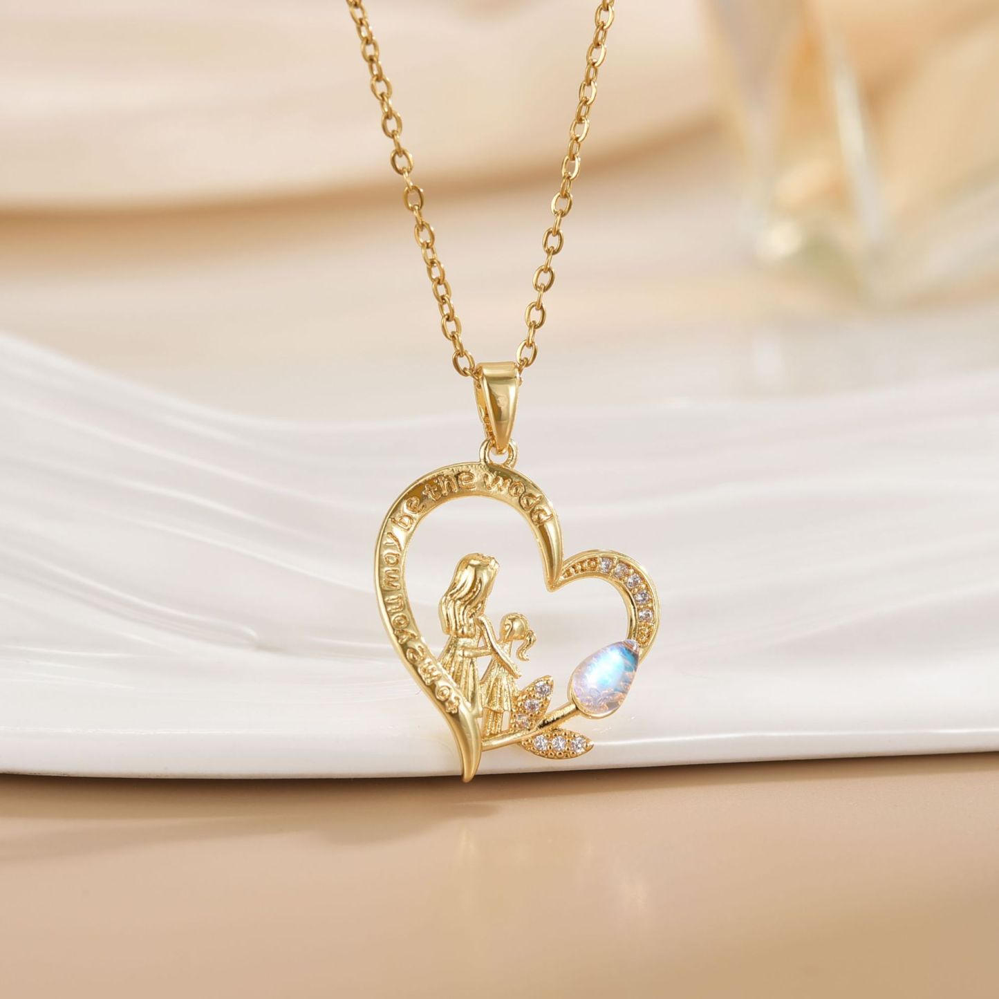 Mother's Day Gifts Heart-shaped Tulip Mother's Love Necklace Mother Daughter Heart Pendant Necklace Heart with Mother and Child