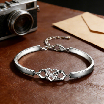 Keep Me In Your Heart Bracelet Heart Bracelet  Elegant Symbol of Love & Connection Linked Heart Design Gifts For  Women