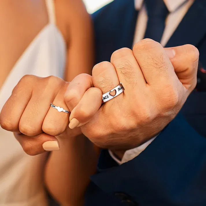 Custom Engraved Heart Couple Rings – Romantic His and Hers Ring Set Engraved His & Hers Rings for Valentine’s