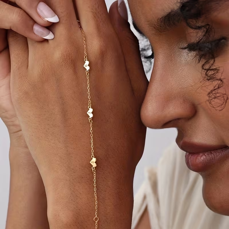 Custom Personalized Initials Heart-Shaped Bracelet Plated Custom English Name & Initials Minimalist Friendship Jewelry for Women, Mother'S Day & Christmas Gift