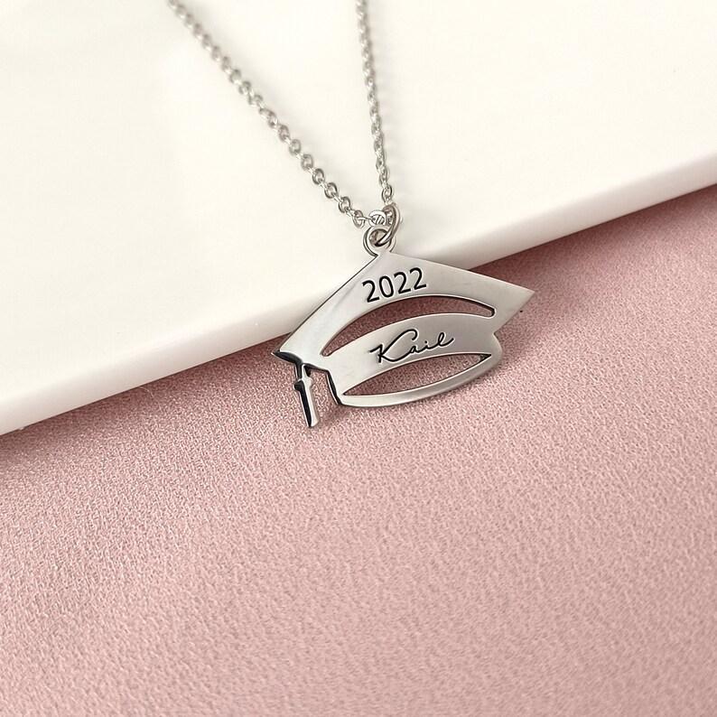 Customized Name Graduation Necklace ? Bachelor Cap Necklace ? Graduation Jewelry 2025 ? Graduation Memorial Charm ? Graduation Gifts for Her