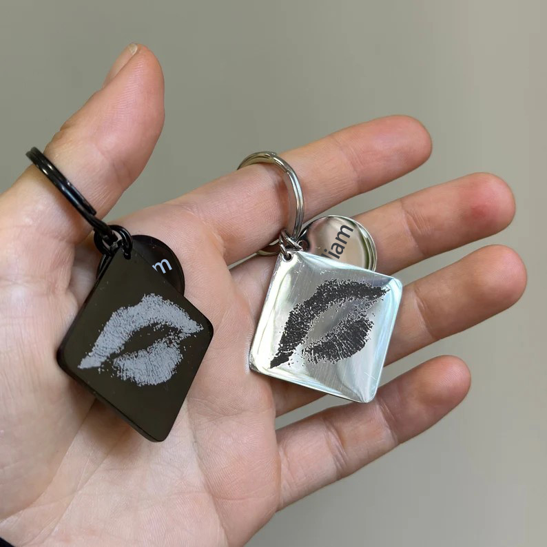 Custom Lip Kiss Keychain with Name Tag Engraved Lip Print Keychain Personalized Couples Keychain Romantic Anniversary Gift for Boyfriend