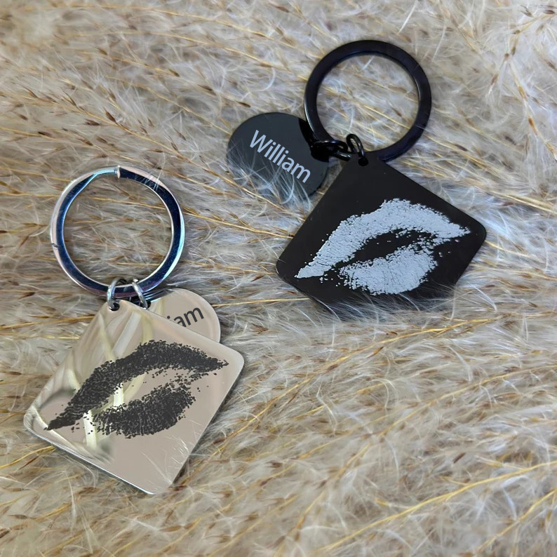 Custom Lip Kiss Keychain with Name Tag Engraved Lip Print Keychain Personalized Couples Keychain Romantic Anniversary Gift for Boyfriend