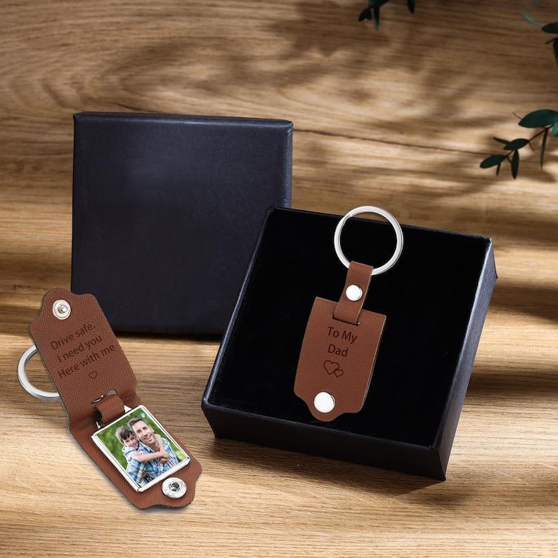Personalized Picture Keychain for Dad, Fist Bump Custom Kids Name Keyring,Mens Leather Keychain, Anniversary Gifts for Him, Fathers Day Gift