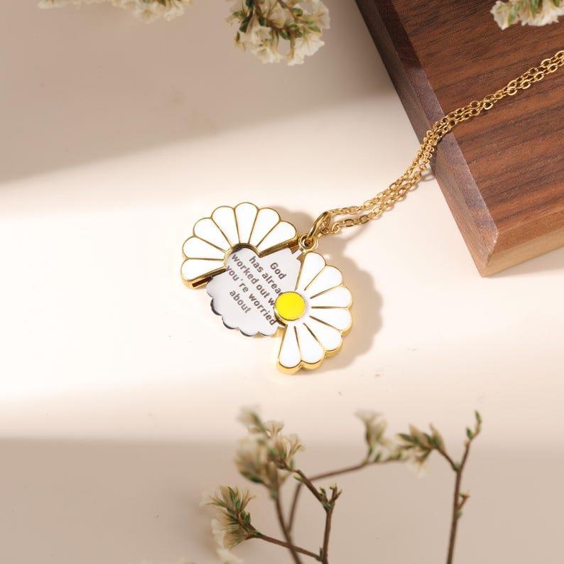 Custom Hidden Message Daisy Locket Necklace Personalized Secret Message Necklate Gift for Her