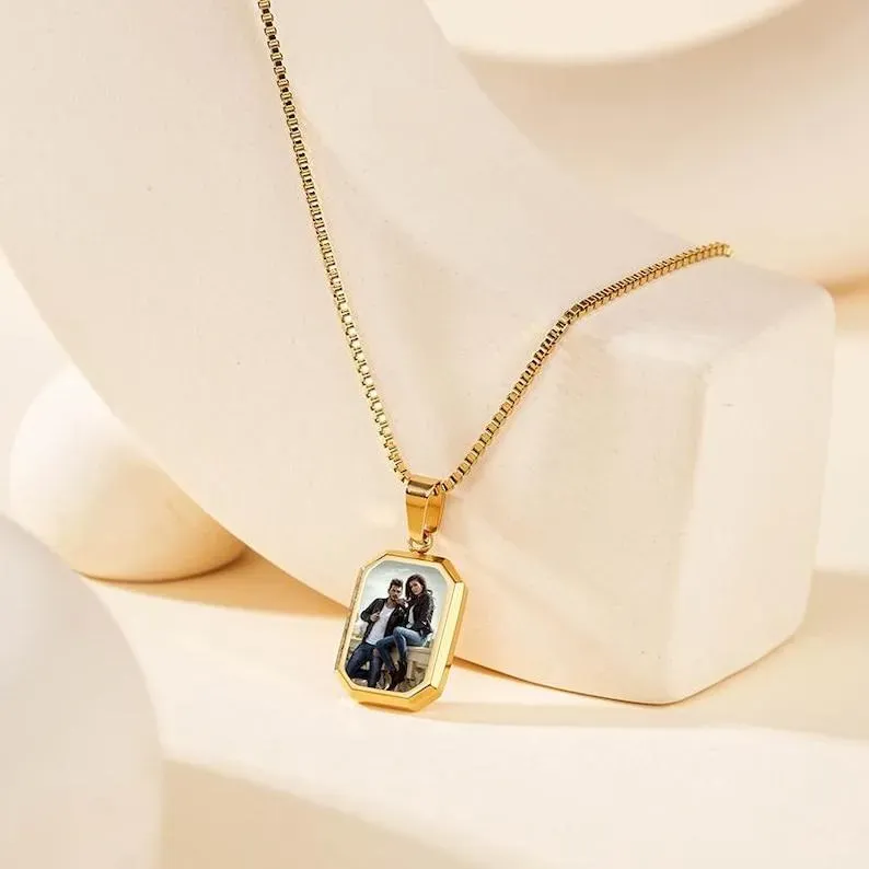 Mother's Day Gifts Custom Photo Hidden Heart Magic Necklace Personalized Cold Concealed Photo Necklace Heat Reveal Picture Necklace Gifts for Her